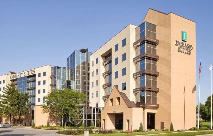 Embassy Suites by Hilton St. Louis Airport
