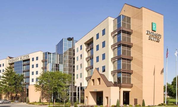 Embassy Suites by Hilton St. Louis Airport