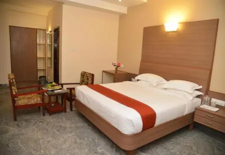 Sri Balaji Hotels Отели в г. Намаккал