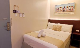 5. Hotel Si..