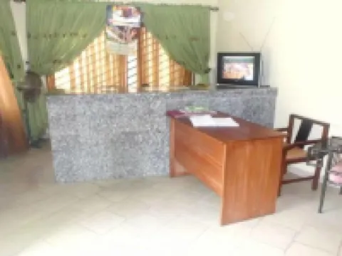 Liz Ani Hotel โรงแรมในแคละบาร์