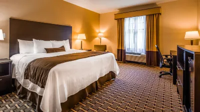 Best Western Plus the Inn  Suites at the Falls Hotels near Vassar College