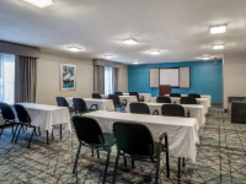 Best Western Plus Carlton Suites Hotels in Homewood