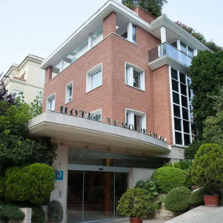 Vilana Hotel Boutique Отели рядом с достопримечательностью «Железнодорожный вокзал Ла-Бонанова»
