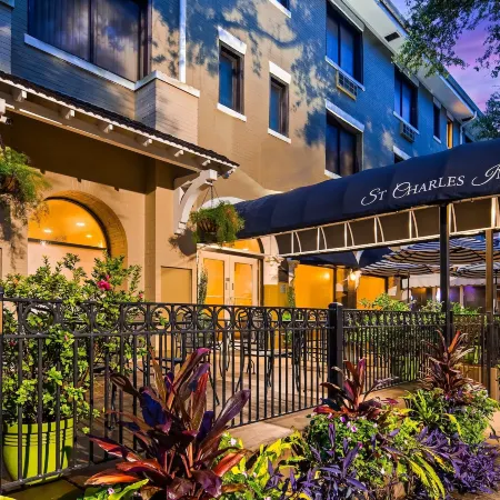St Charles Inn, Superior Hotel Отели рядом с достопримечательностью «Одубон Парк»