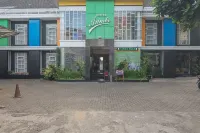 RedDoorz Plus Near Alun Alun Bandung Hotels near Alun-Alun Bandung