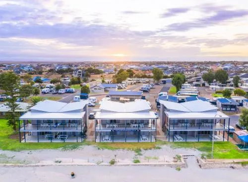 Wallaroo Holiday Park - balcony