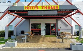 Hotel Thania