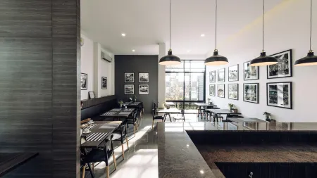 Pimdara Hotel Отели в г. Makham