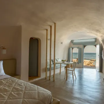 Sublime Villa & Caves Отели рядом с достопримечательностью «Белый пляж»