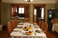 Au Virage B&B - 朝食
