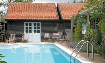 Riverside Cottage - Housity