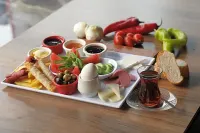 エラダ ラグジュアリー ホテル - 朝食