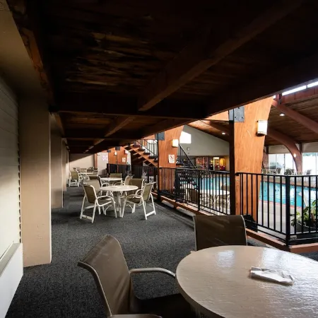 Best Western Plus Plattsburgh Отели в г. Платтсбург