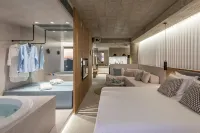 Urban Suites Hotels in der Nähe von Akti tou Iliou