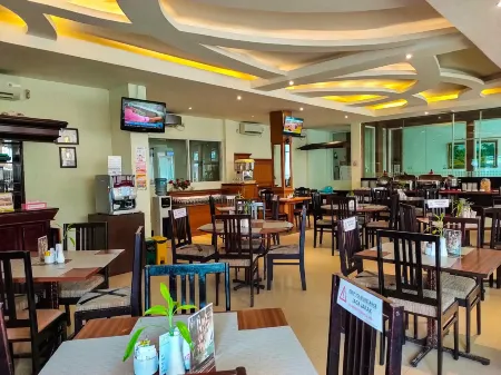 Jelita Tanjung Hotel Отели в г. Murung Pudak