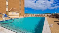 Wingate by Wyndham Kill Devil Hills NC - プール