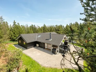 "Jonas" - 2.4km from the Sea