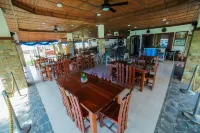 Bataan White Corals Beach Resort فنادق في مورونغ