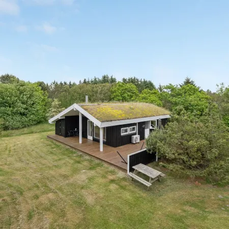 "Evan" - 1.3km from the Sea Hotels in Rodhus