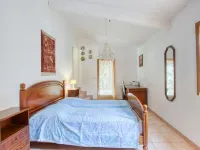 Le Hameau des Launes Hotels in Signes