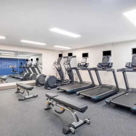 Holiday Inn Express & Suites GREENSBORO-(I-40 @ WENDOVER) by IHG