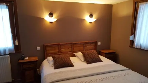 Logis Hotel les Sapins Hotels in Vecoux