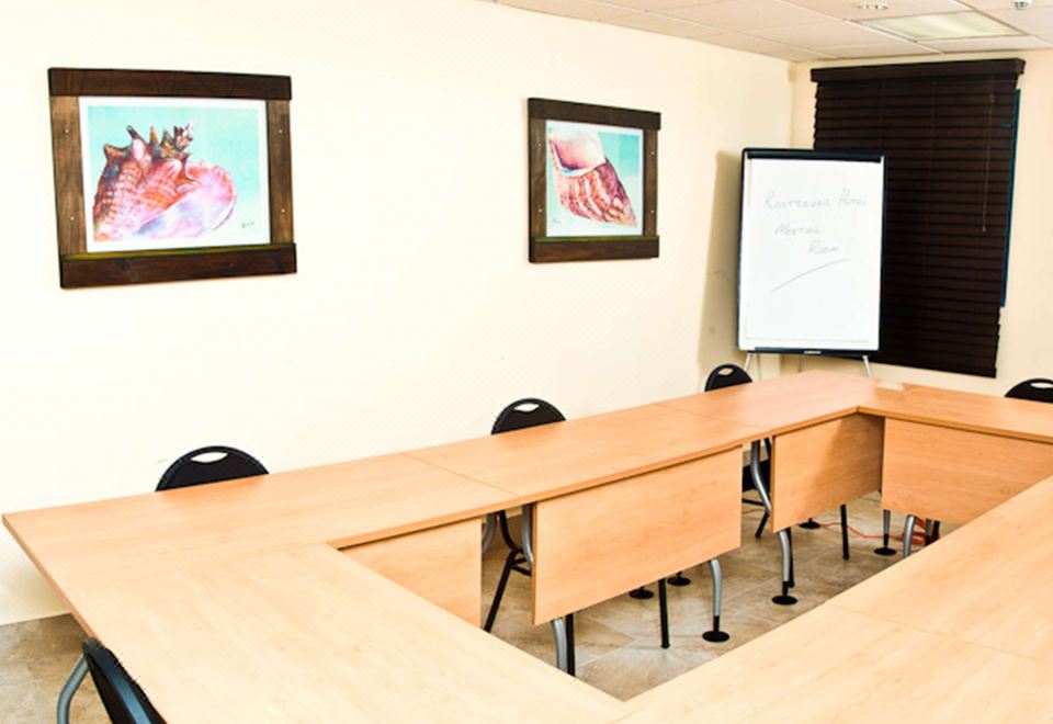 로스트레버 호텔의 야외 수영장