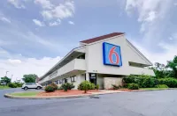 Days Inn by Wyndham Kansas City Northeast Hotel di Kota Kansas
