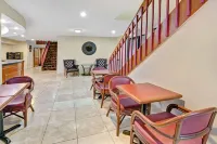 Super 8 by Wyndham Indianapolis/Emerson Ave Hotels in Beech Grove