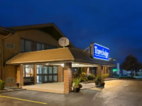 Travelodge by Wyndham Owen Sound Hotels in Grey County