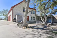 Waterfront Family Home w/ Patio in Hitchcock