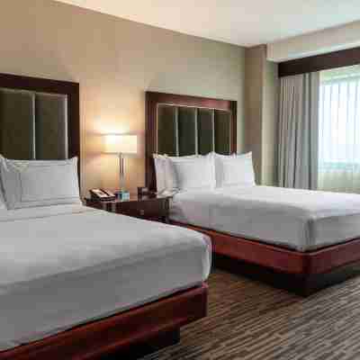DoubleTree Suites by Hilton Columbus Downtown Rooms