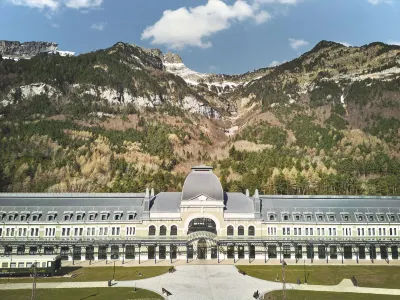 Canfranc Estación, a Royal Hideaway Hotel Các khách sạn ở Sallent de Gallego
