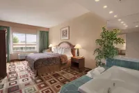 Days Inn & Suites by Wyndham Albany
