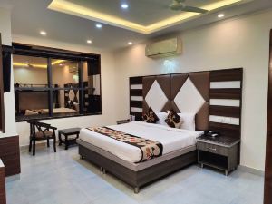 Hotel Mandi Heights - A Unit of Neelkanth Hospitality