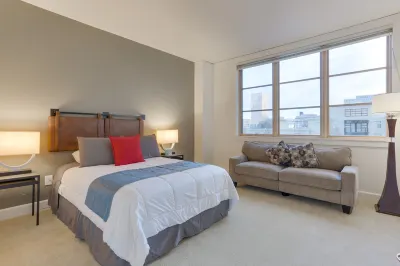 Gorgeous 1Br Apt in the Heart of Downtown Pdx Hotels in 