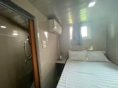 Charinthrap House 2 Hotell i Bang Krang
