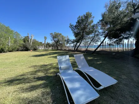 Spacious Maisonette on the "eu Blue Beach" of Kalogria in Sithonia, Greece Num1 Отели рядом с достопримечательностью «Nikitis Beach Sithonia»