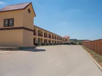 Days Inn by Wyndham Temple Hotels near Walmart Distribution Center 6083