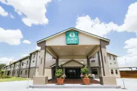 Quality Suites Houston Hobby Airport Hotels in Houston
