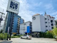Blu Monkey Boutique Bangsaen Hotels near Bangsaen Aquarium