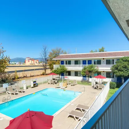 Motel 6 Redding, CA - North