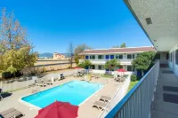 Motel 6 Redding, CA - North - piscine