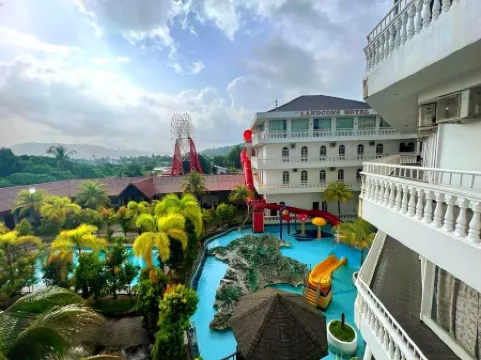 Landcons Hotel & Resort Отели рядом с достопримечательностью «Подводный мир Лангкави»