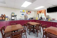 Days Inn & Suites by Wyndham Peachtree Corners/Norcross
