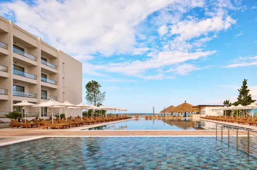 Sol Tropikal Durrës Hotels in Shkallnur