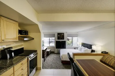 Mountain Side Hotel Whistler by Executive