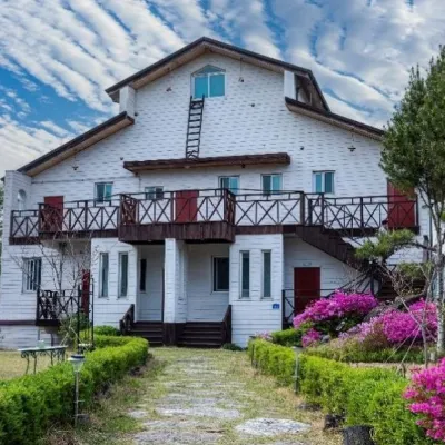 Jecheon Dream Lake Pension Отели рядом с достопримечательностью «Храм Чонбанса»
