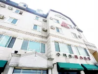 Sokcho Sumisan Hotels near Sinheungsa Temple